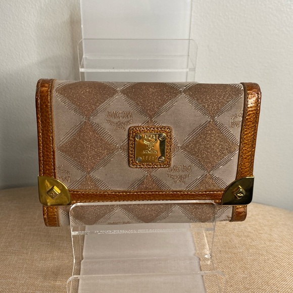 AUTHENTIC MCM TRI-FOLD WALLET - Picture 1 of 10